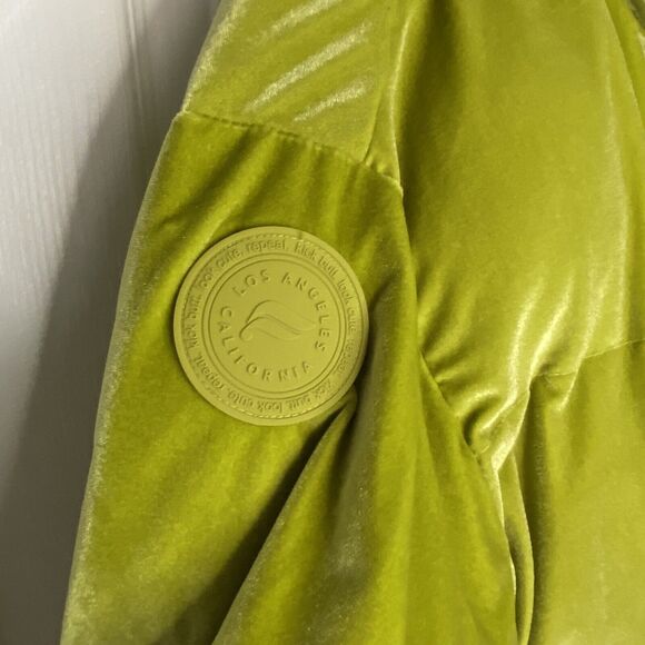 Fabletics Wander Velour Neon Green Cropped Puffer Jacket Women's Size XL Blogger - Picture 6 of 11